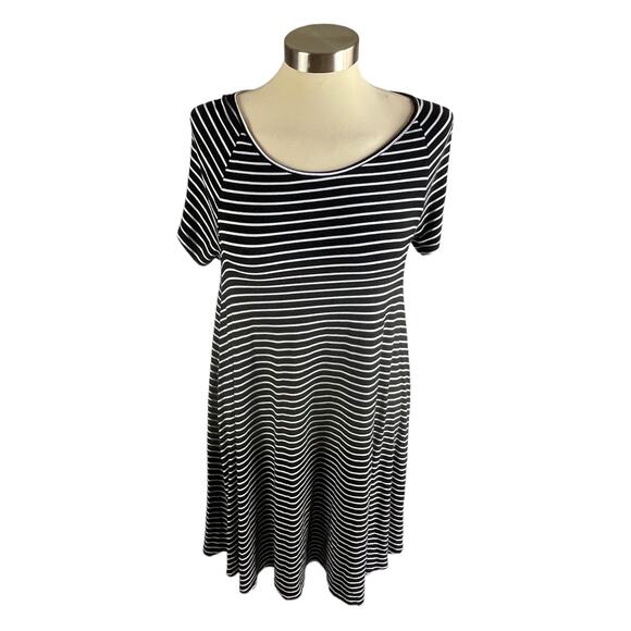Old Navy Womens Small Short Sleeve Round Scoop Neck Black White Stripe Dress - Picture 1 of 7